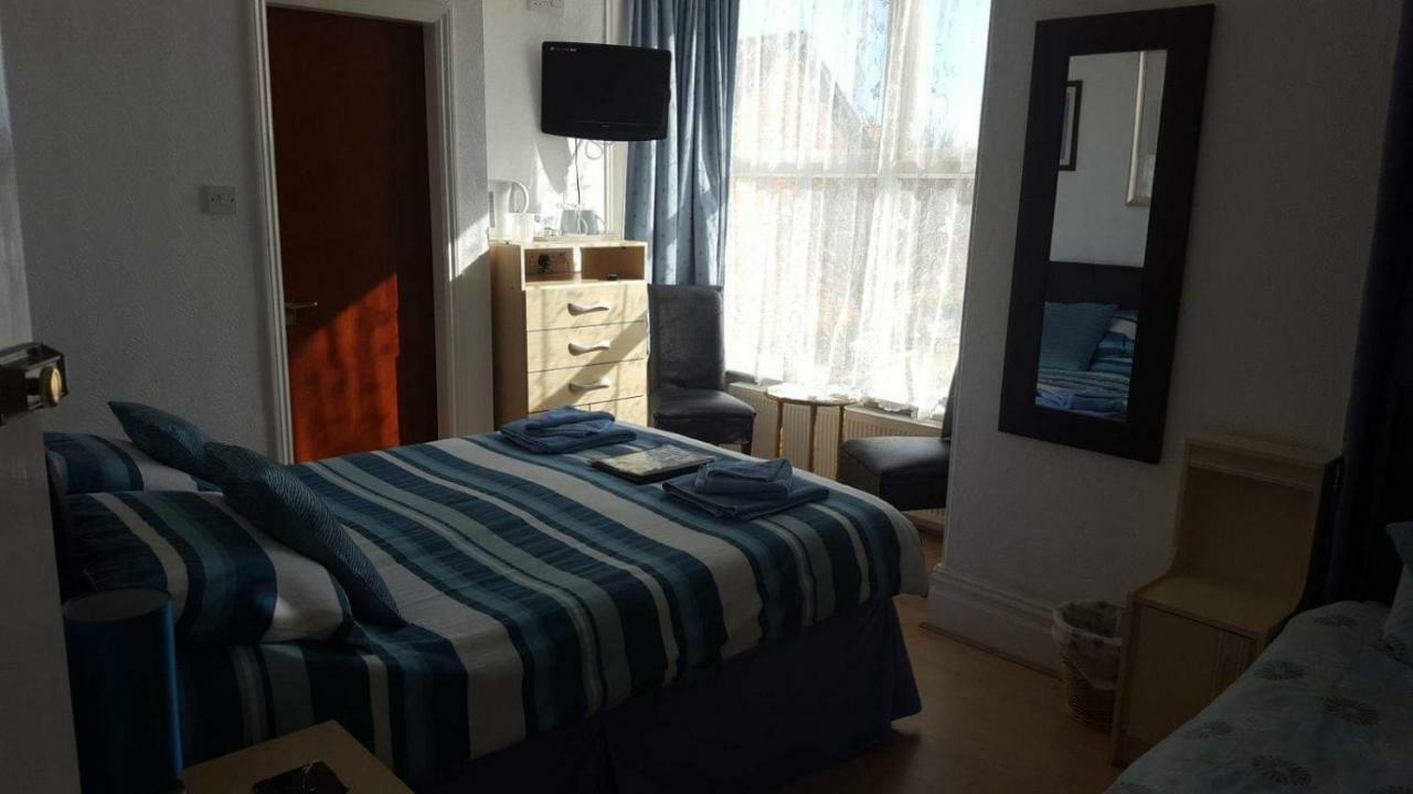 Hallam Guest House Scarborough Bagian luar foto
