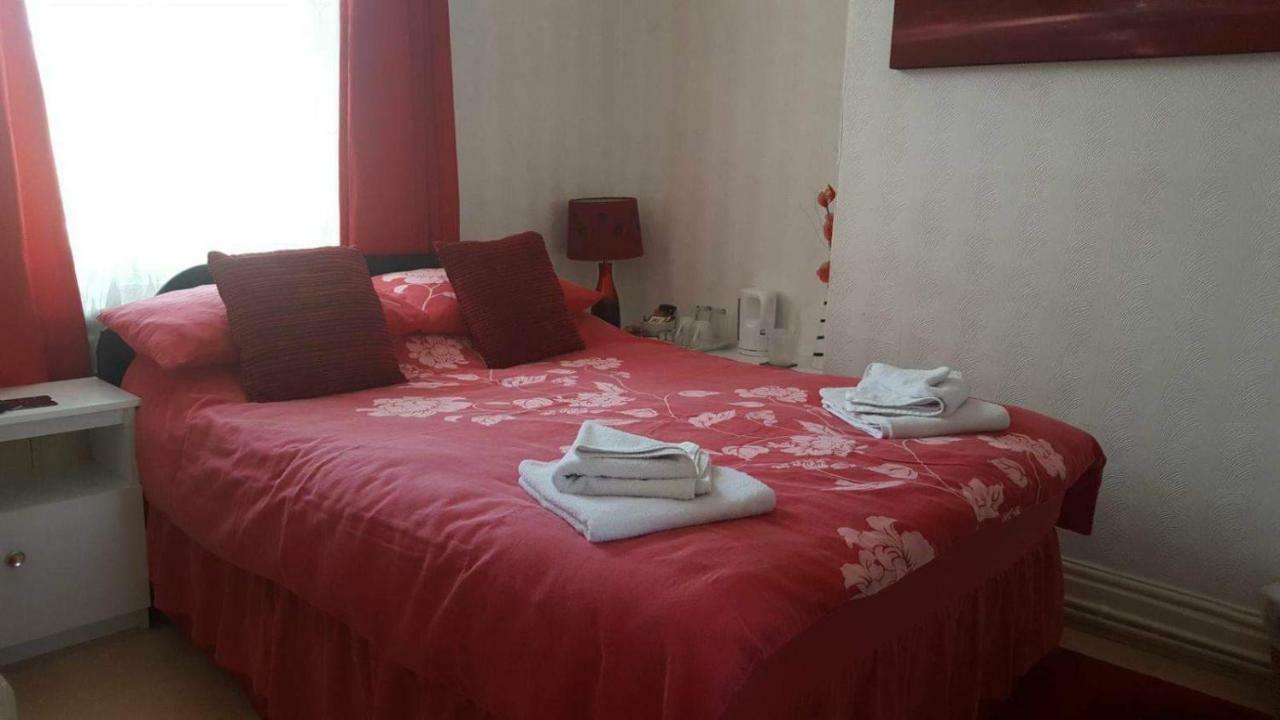 Hallam Guest House Scarborough Bagian luar foto