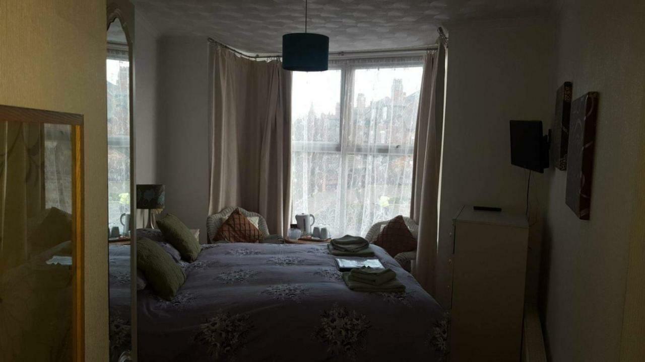 Hallam Guest House Scarborough Bagian luar foto
